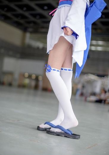 穿制服的女孩