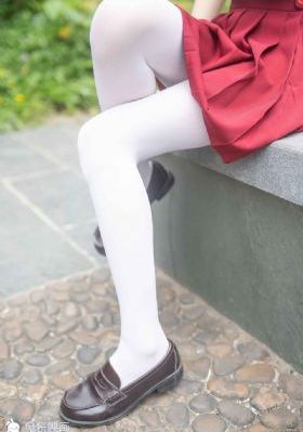《漂亮的女邻居》在线