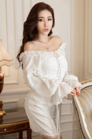 《年轻女教师3》在线观看