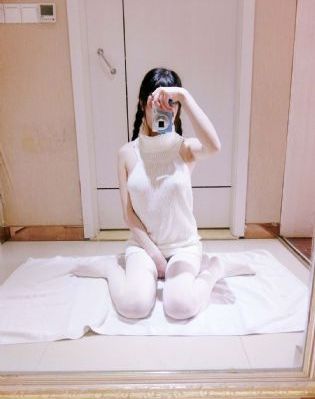 森林里的熊先生冬眠中