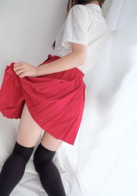 岳让我扒她内裤